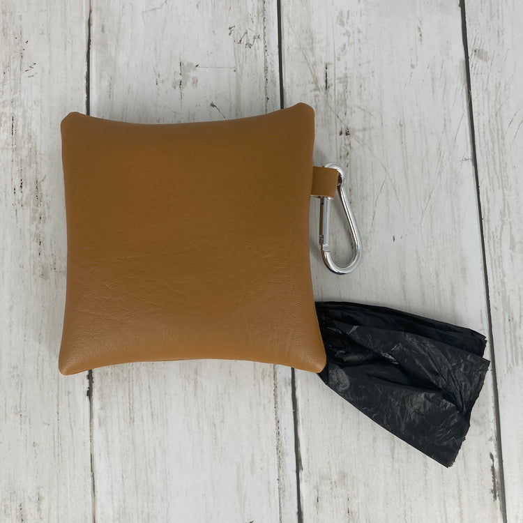 Dog Poo Bag Holder (English Bulldog, Brown/Brown)