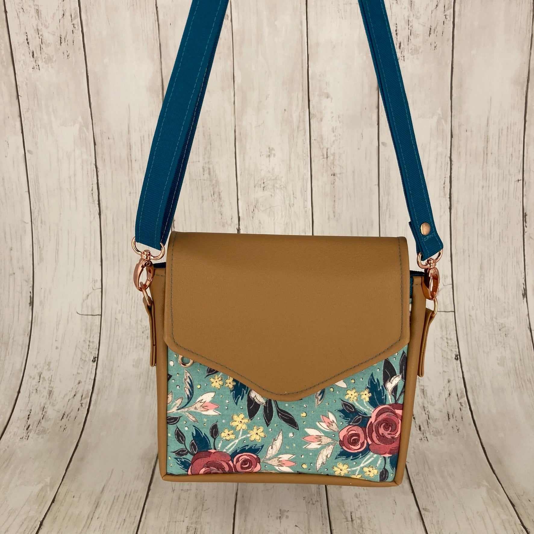 Ampere Creations The Aria Crossbody