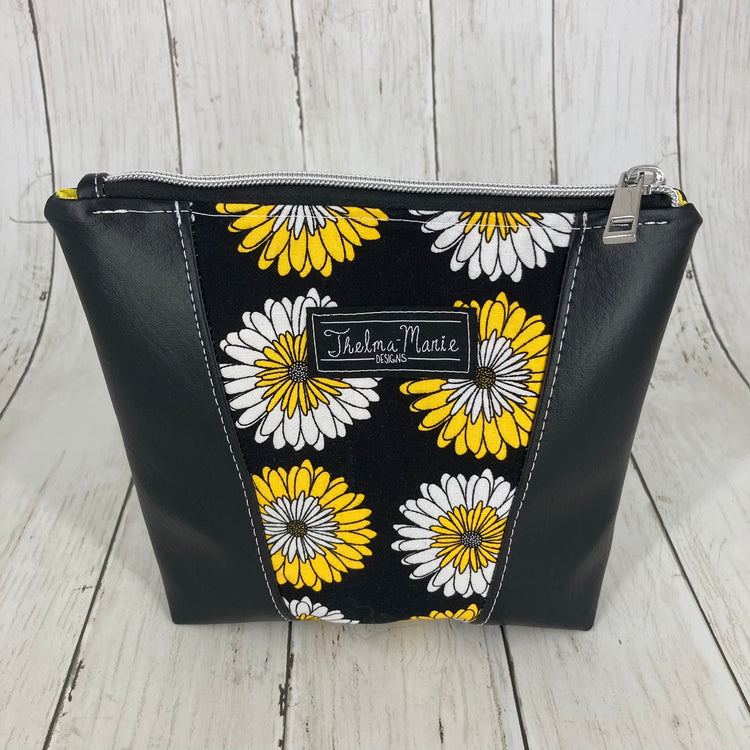 Trash to Treasure Pouch (Mums, Black)