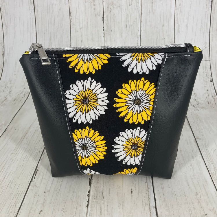 Trash to Treasure Pouch (Mums, Black)