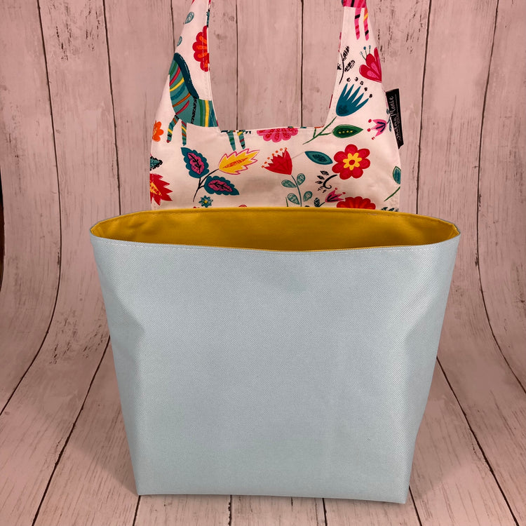 Car Trashcan Bag (Flowers & Horses, Blue/Yellow)