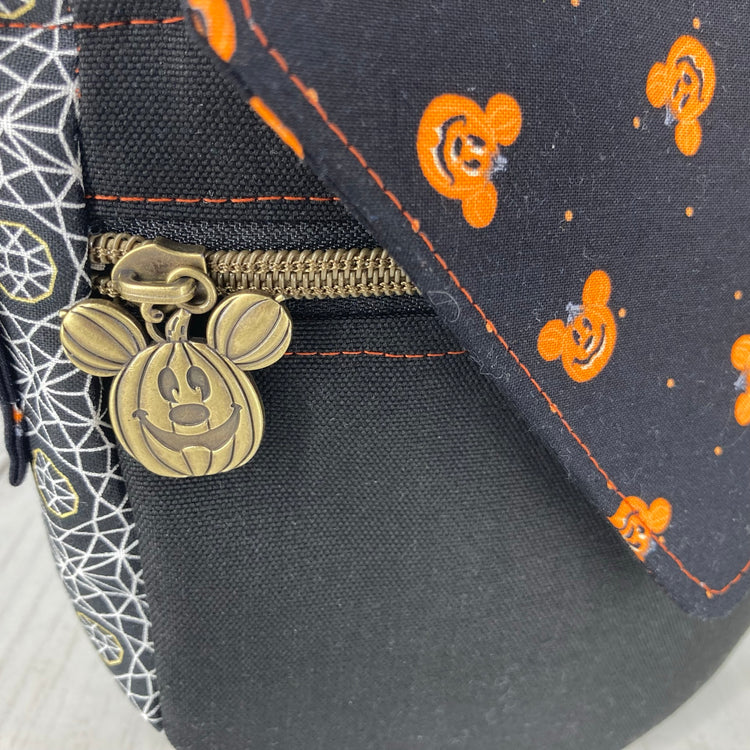 Acacia Crossbody Bag (Halloween Mouse)