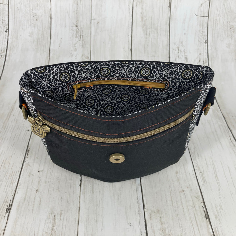 Acacia Crossbody Bag (Halloween Mouse)