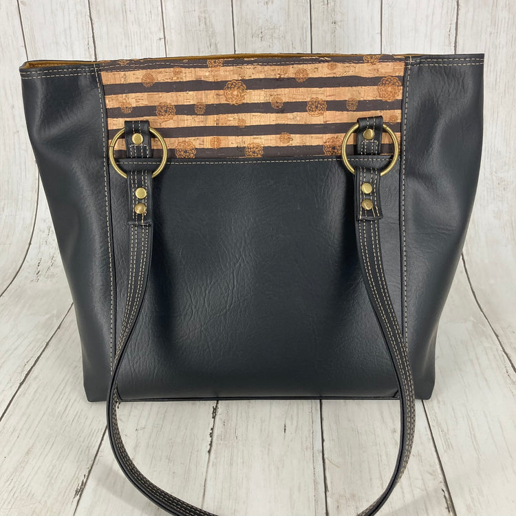 Muerqo Tote (Black & Striped Cork)