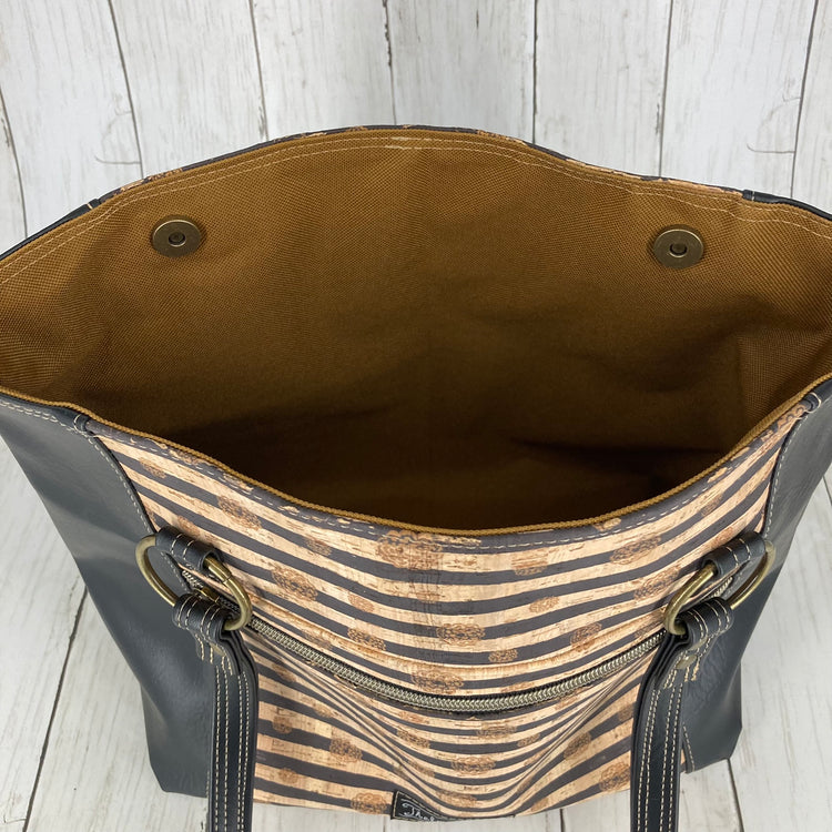 Muerqo Tote (Black & Striped Cork)